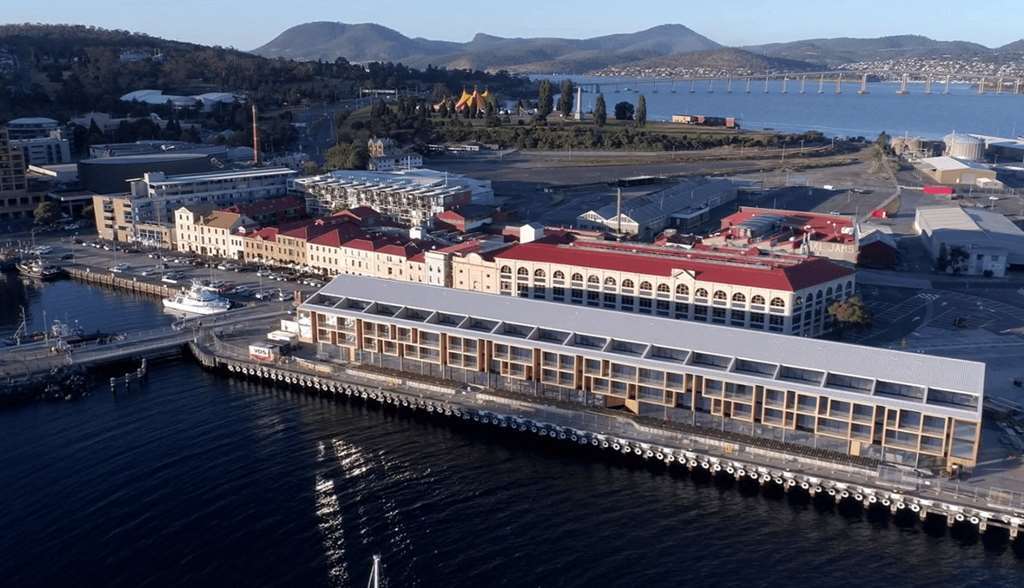 Macq 01 Hotel Hobart Exteriér fotografie Aerial view of the hotel